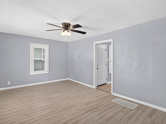 3rd image of 210 E Georgia Street