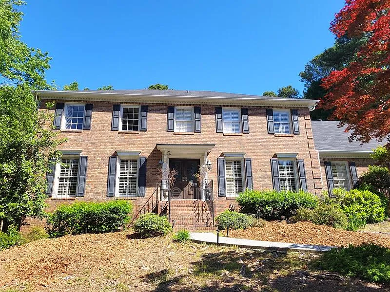 2 bed, 1.0 bath, 1198 sqft, $1,725 — Photo 1