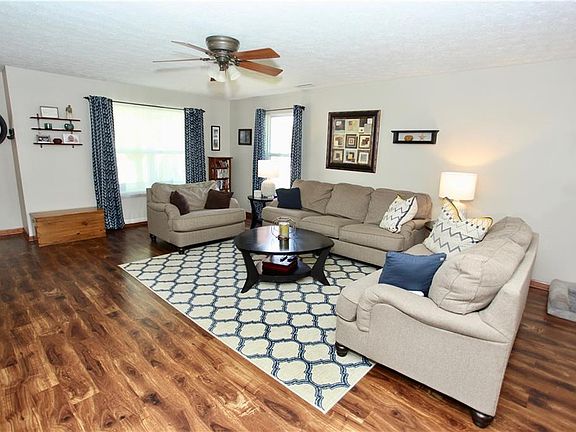 5th image of 81 Knoll Ln