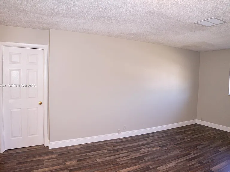 4240 Woodside Dr #4 — Photo 28