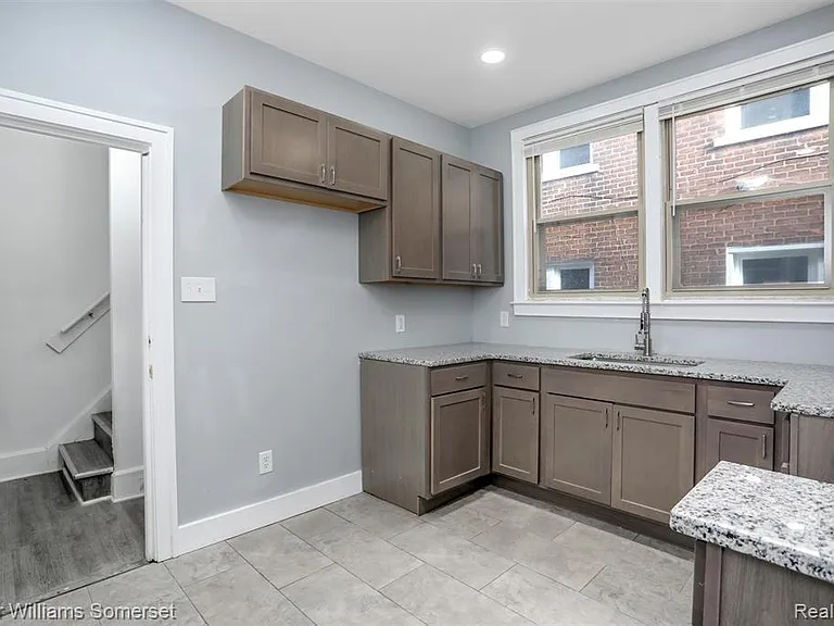 3322 Webb St — Photo 7