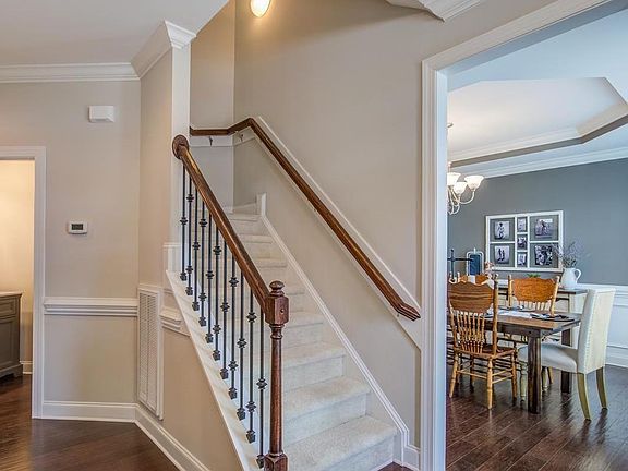 3rd image of 509 Crimson Oak Ln