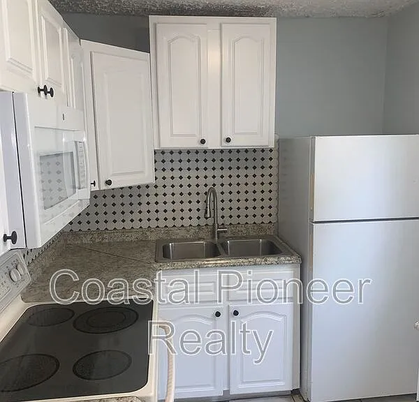 2308 E 15th Ave — Photo 13