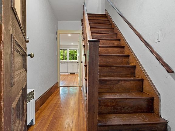 5th image of 6 Squam Hill Ct #A