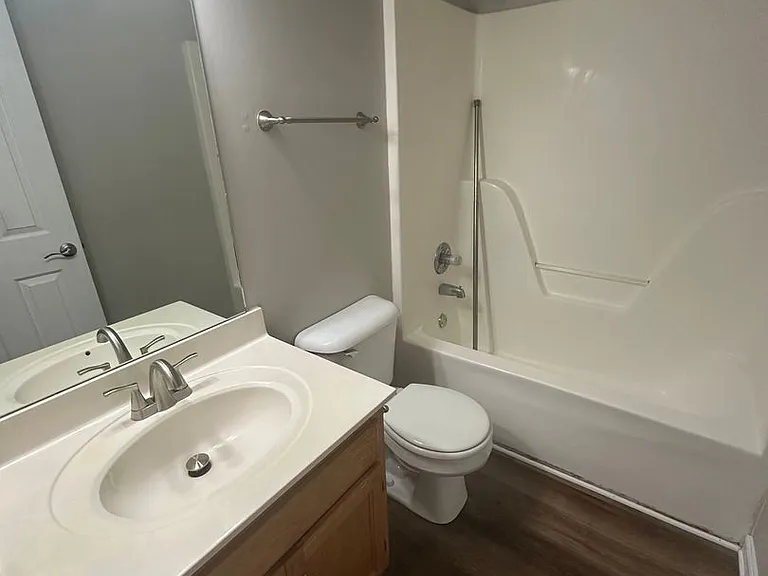 2434 Willowbrook Dr — Photo 10