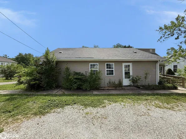 110 S 10th St, Hamilton, IL 62341