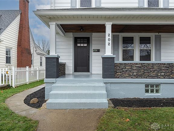 3rd image of 808 E Maple Ave