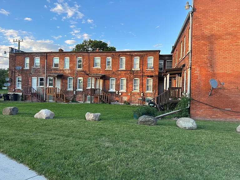 800 W Euclid Ave — Photo 19