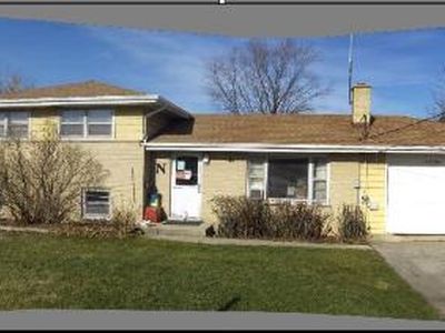 28W706 Ferry Rd, Warrenville, IL, 60555