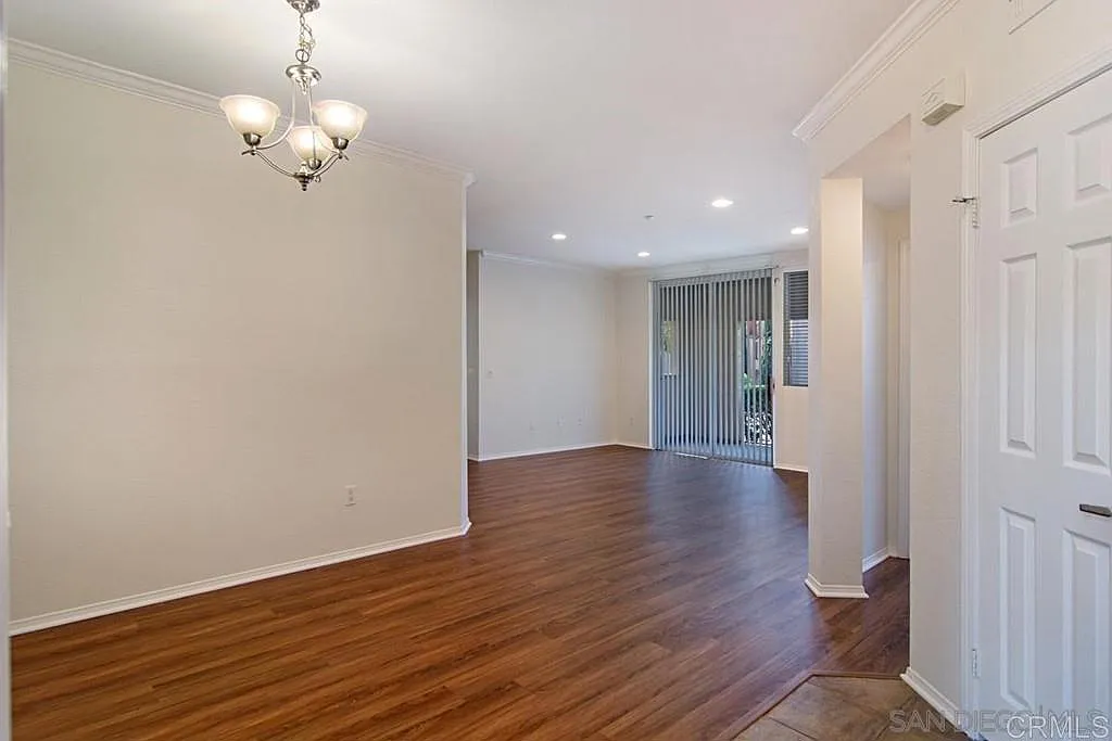 2 bed, 1102 sqft, $3,700 — Photo 3
