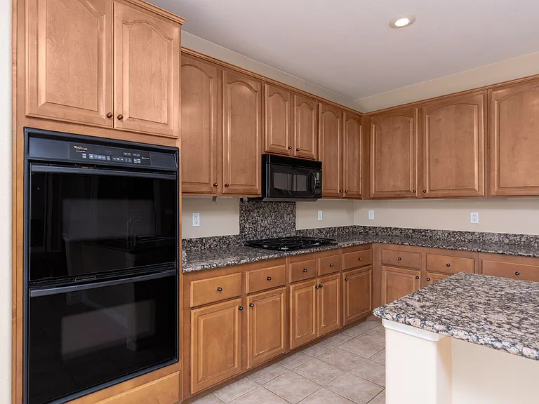 3078 Lenoir St — Photo 12