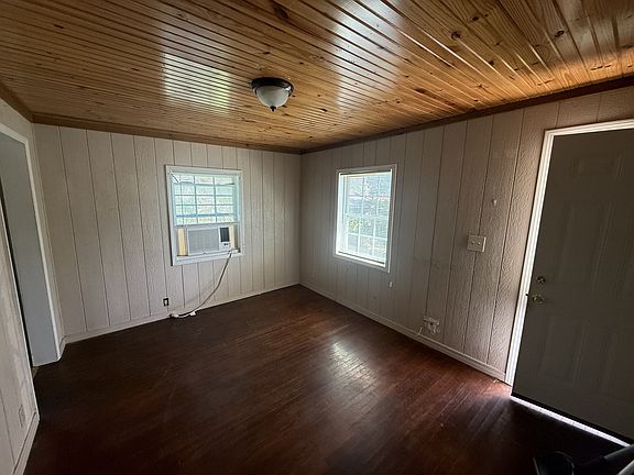 2nd image of 515 1/2 W 13th St