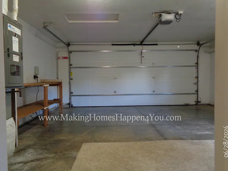 260 SW Oregon Trail Dr — Photo 53