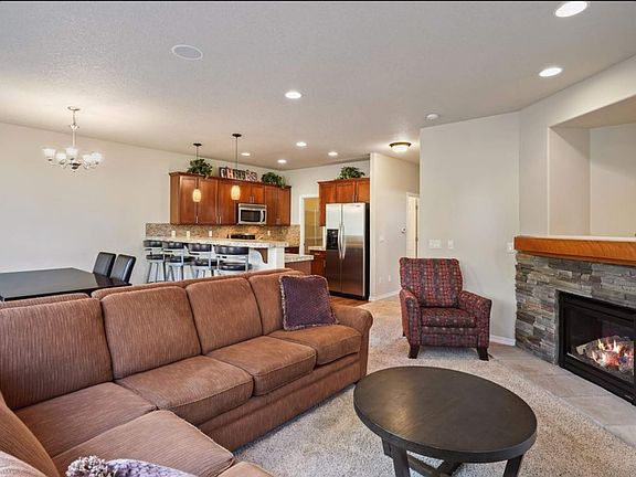 4th image of 61330 Huckleberry Pl