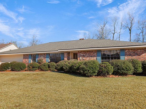 3rd image of 105 Mosswood Cir