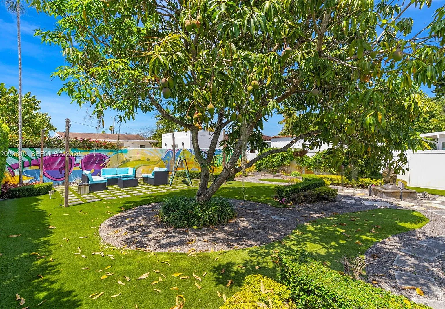 2 bed, 1.0 bath, 1122 sqft, $3,500 — Photo 4