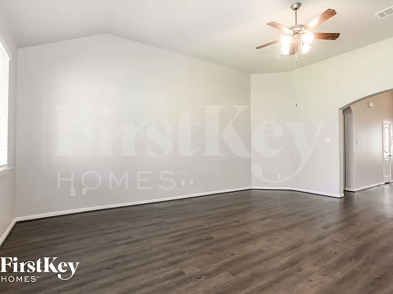 3106 Presley Jane Ct — Photo 3