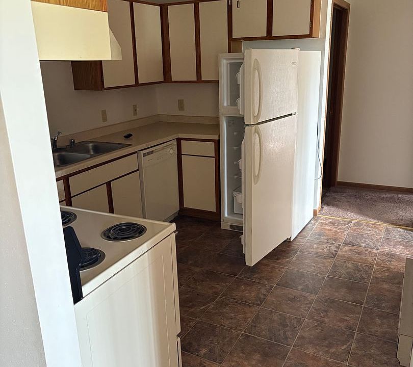 2nd image of 808 S State St #3