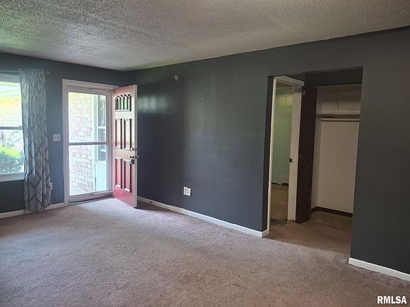 4th image of 3107 N Molleck Dr