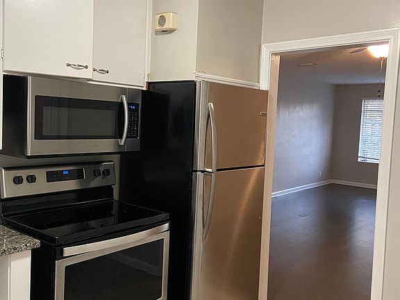 3rd image of 2821 Saint Johns Ave #3