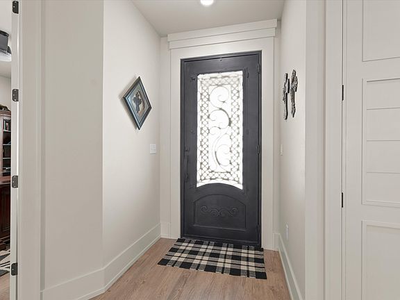 3rd image of 12711 N Fm 179
