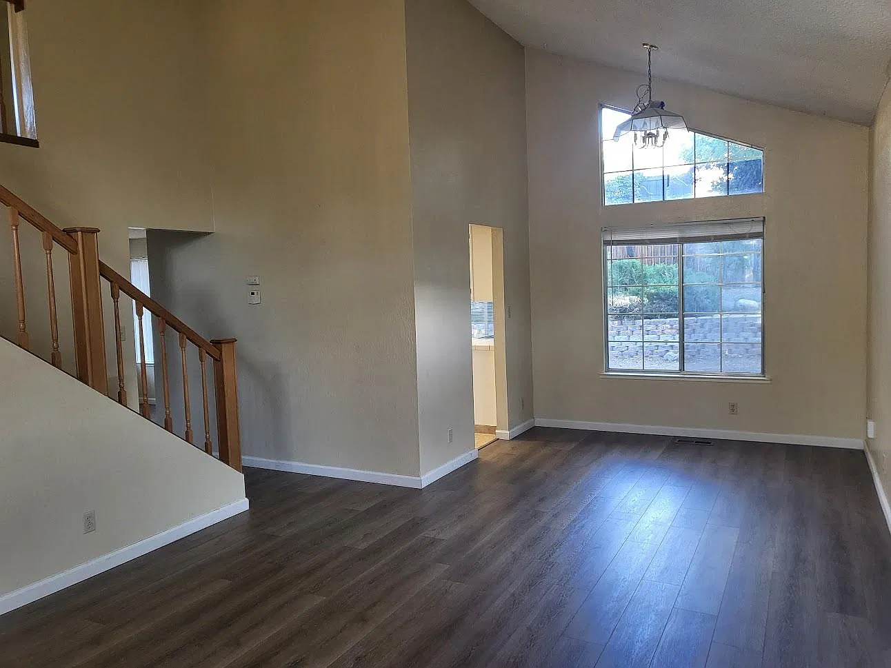 4 bed, 2.5 bath, 1729 sqft, $2,700 — Photo 4