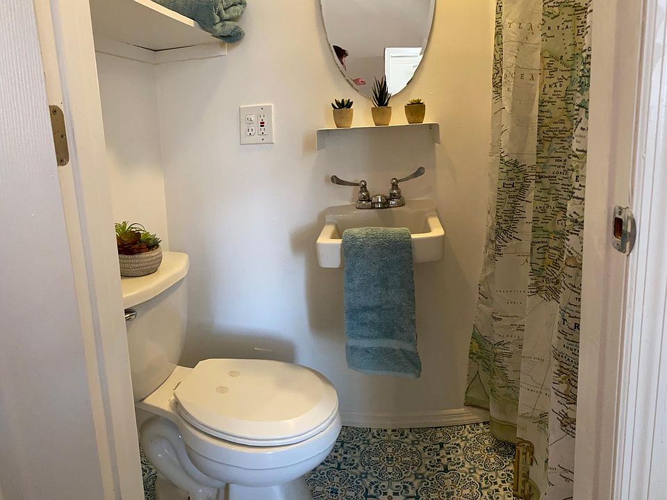 2nd image of 2306 E 2nd Ave #4