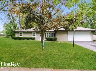 812 Baskin Dr, Joliet, IL 60404