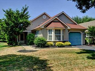 15 Strawberry Ln, Lakewood, NJ 08701
