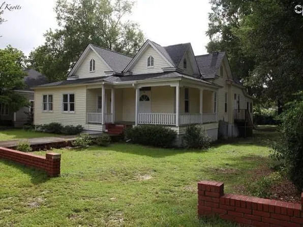 1215 Fair St, Camden, SC 29020