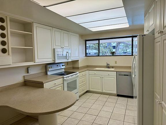 3rd image of 1150 Anchorage Ln Unit 214
