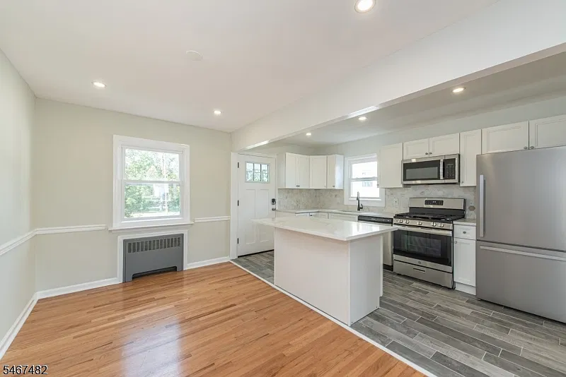 2 bed, 2.0 bath, $3,200 — Photo 3