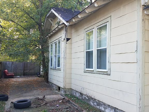 3rd image of 3463 Bowen Ave