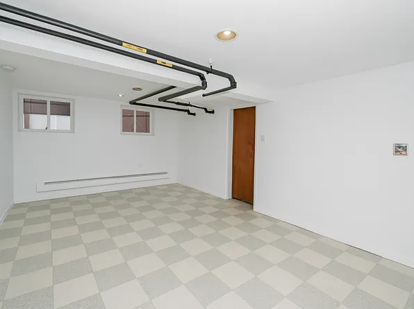 2418 East 23rd Street image 20 of 40