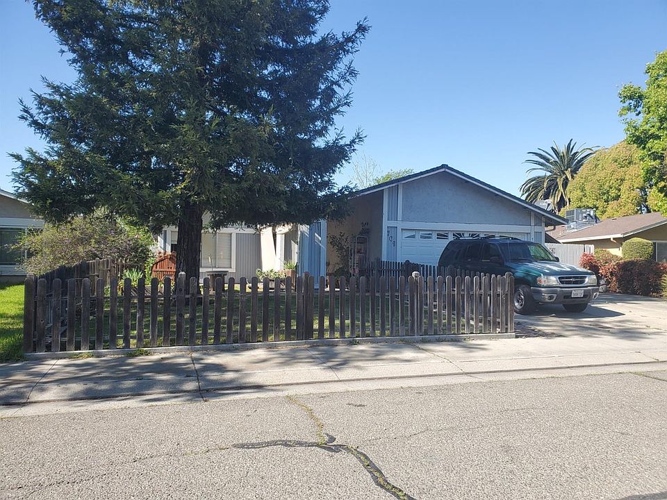 1st image of 709 Fordham Dr