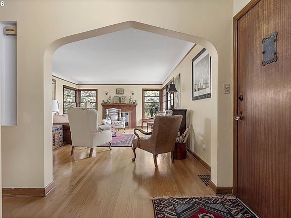 5th image of 5321 SW Menefee Dr