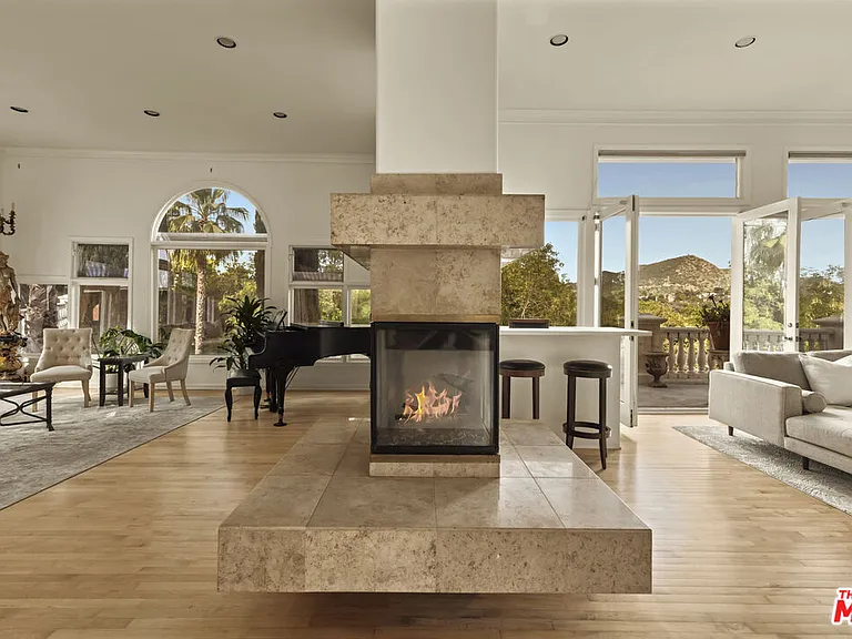 3780 1/2 Multiview Dr — Photo 12