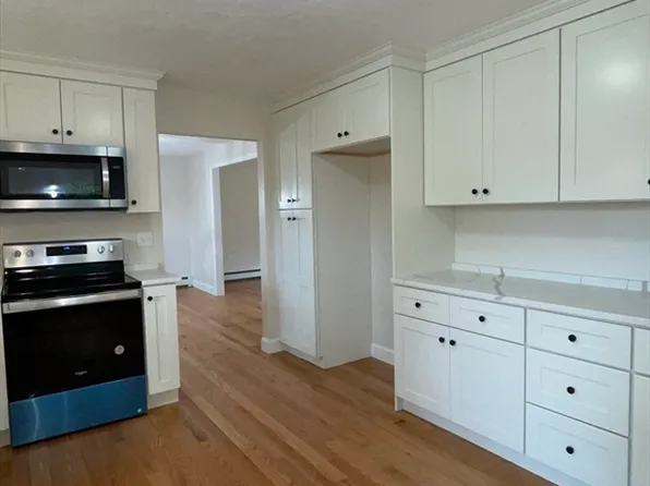 116 Sterling Rd, Lancaster, MA 01523