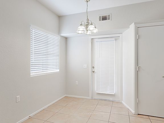 4th image of 3400 Cabana Dr Unit 1096