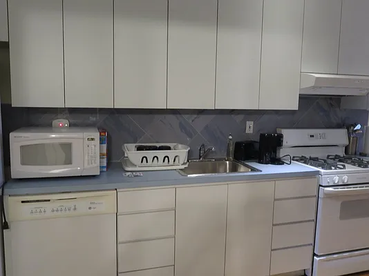 Rented by Bohemia Realty Group | media 18