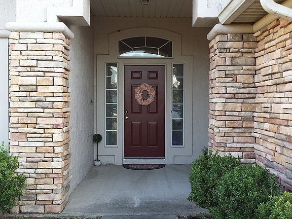 3rd image of 1932 Willesdon Dr W