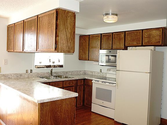 5th image of 2717 Villard Ave