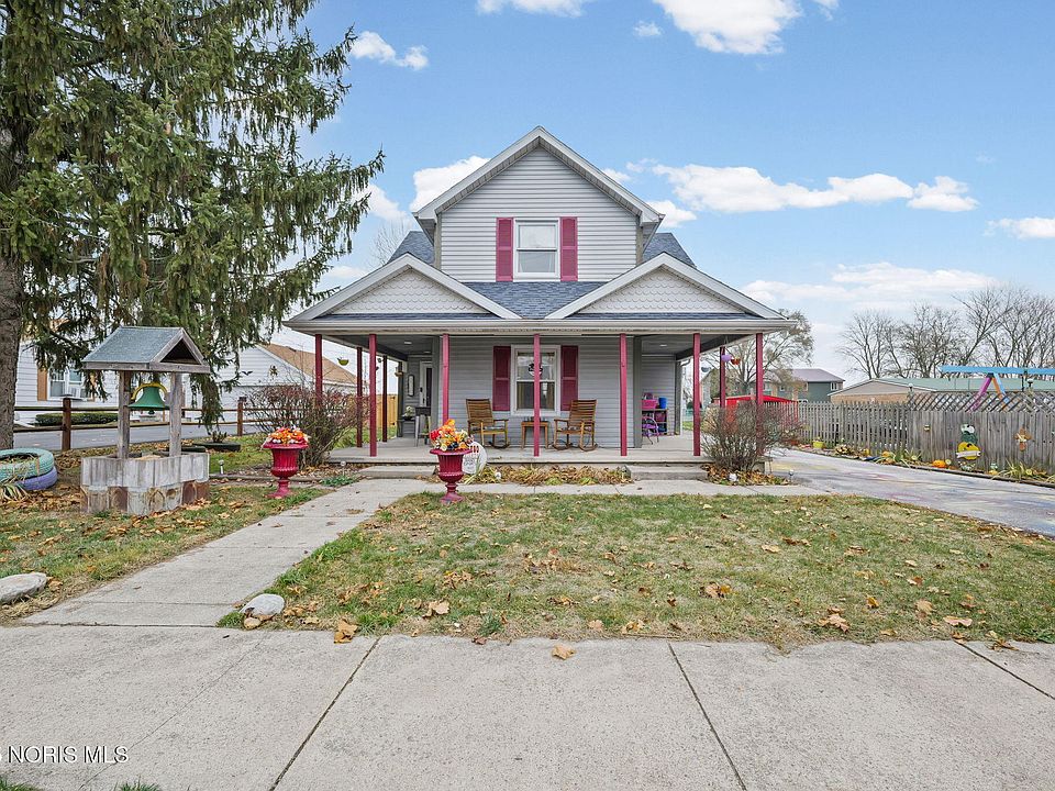 1st image of 20210 Oak St