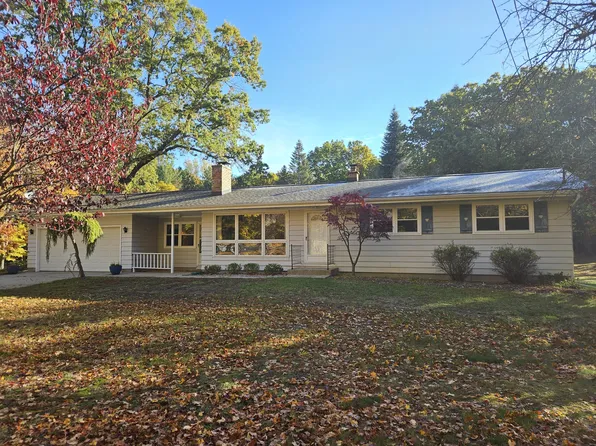 7040 Holly Dr, West Olive, MI 49460