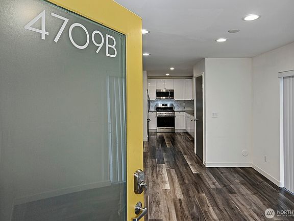 3rd image of 4709 B 8th Avenue NE