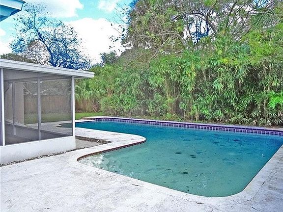 2nd image of 4908 Carrollwood Meadows Dr