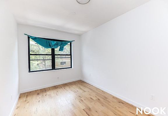 4th image of 141 Maujer St #1B