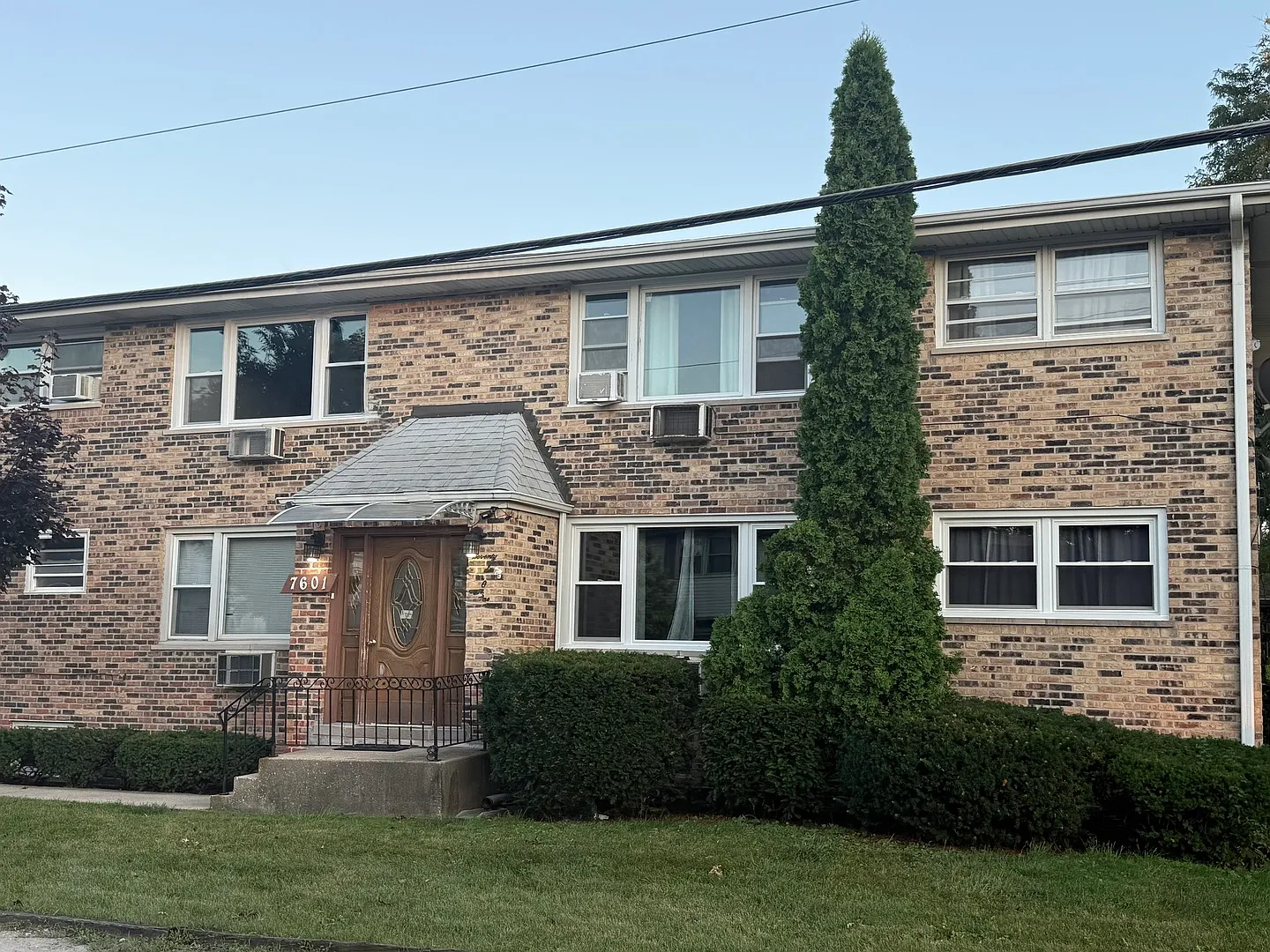 2 bed, 1000 sqft, $1,600 — Photo 2