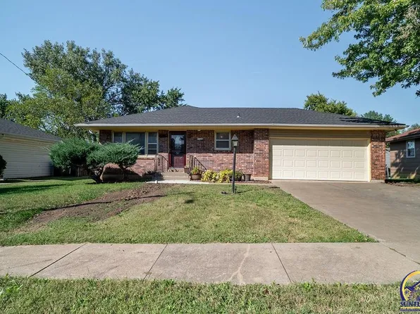 2134 SE 35th St, Topeka, KS 66605