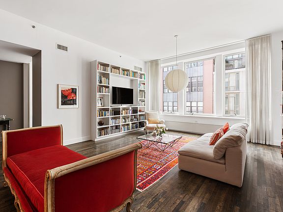 3rd image of 121 W 19th St APT 6E